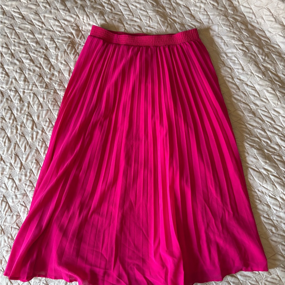 Midi pink pleated skirt
